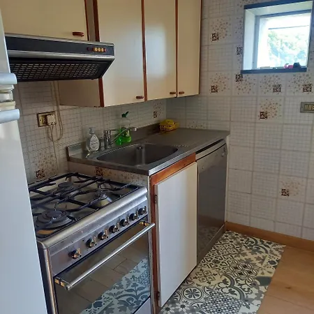 Casetta In Collina, * La Spezia